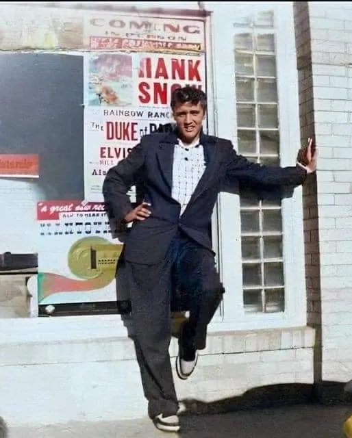 How Would Elvis Sound If He Were Born Today? The Voice That Would Trigger Time Travel